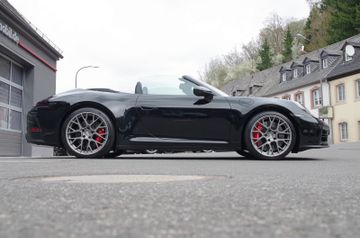 Porsche 992.2 4S*ACC,BOSE,Chrono,Sitzlüftung,14Wege,360°