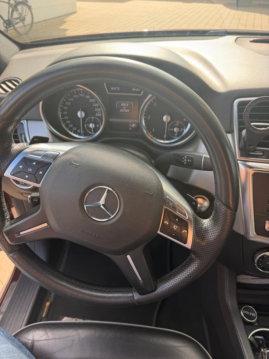 Mercedes-Benz ML 350 BlueTEC 4   Vollausstattung