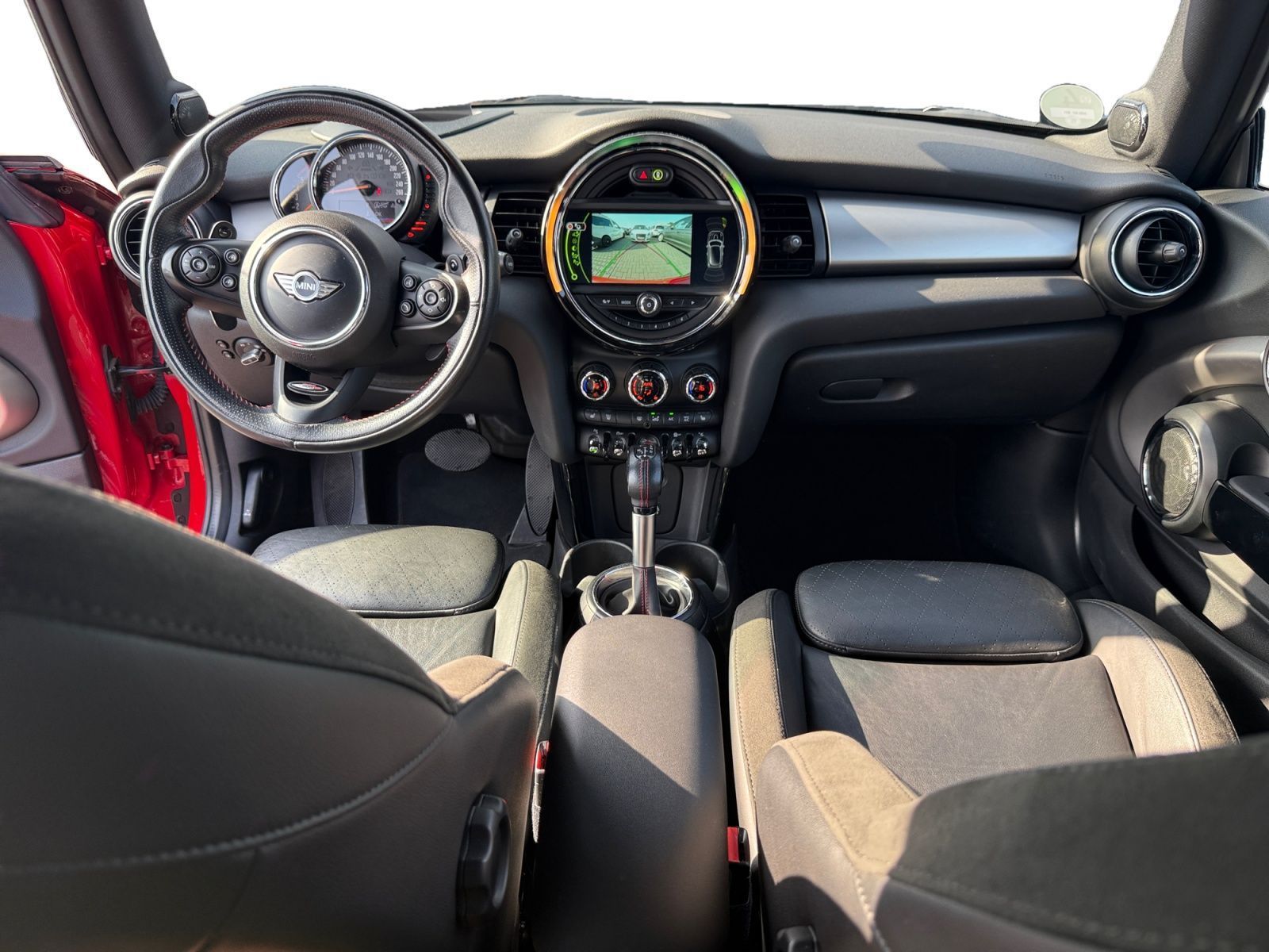 Fahrzeugabbildung MINI Cooper SD Mini Cooper SD *HEAD-UP*HARMAN*RFK