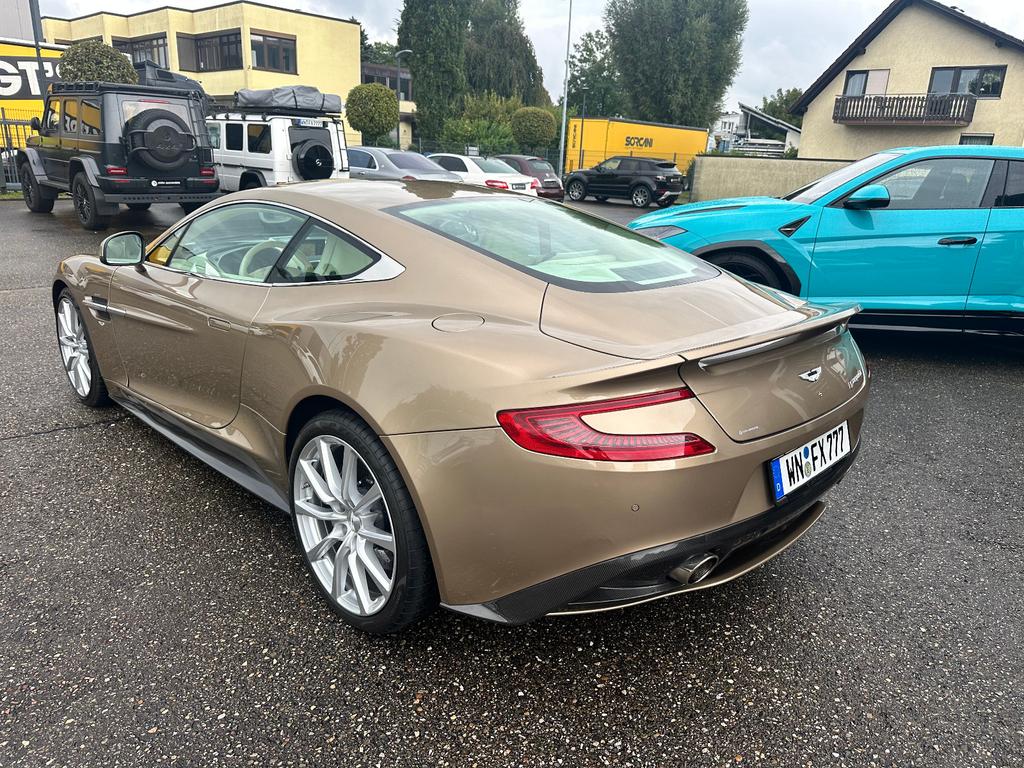 Aston Martin Vanquish