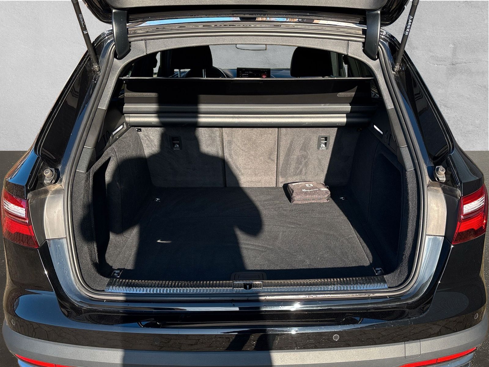 Fahrzeugabbildung Audi A4 allroad 40 TDI quattro tiptronic RFK ACC PDC