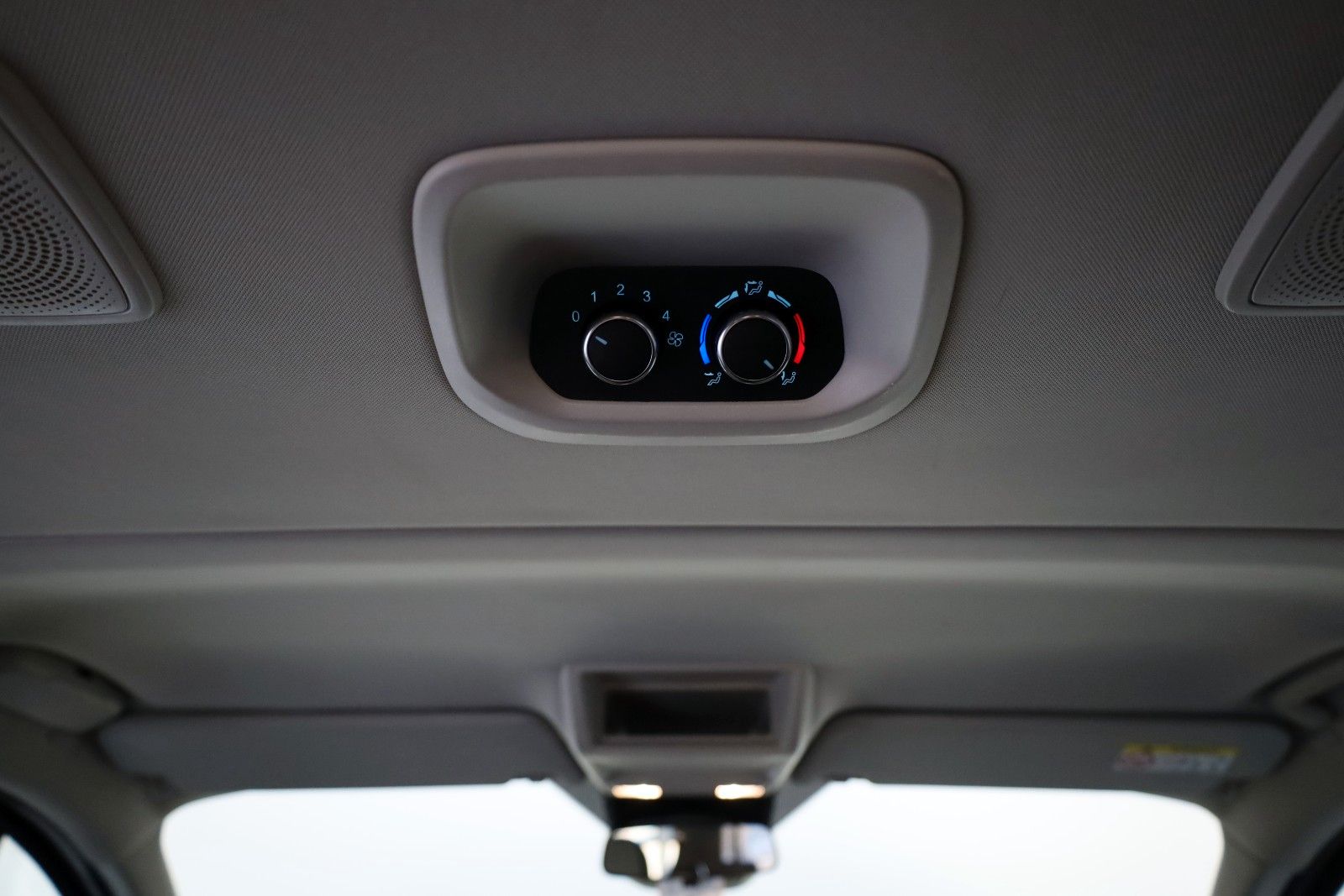Fahrzeugabbildung Ford Tourneo Custom TITANIUM X 8 Si,Leder,Navi,Xenon