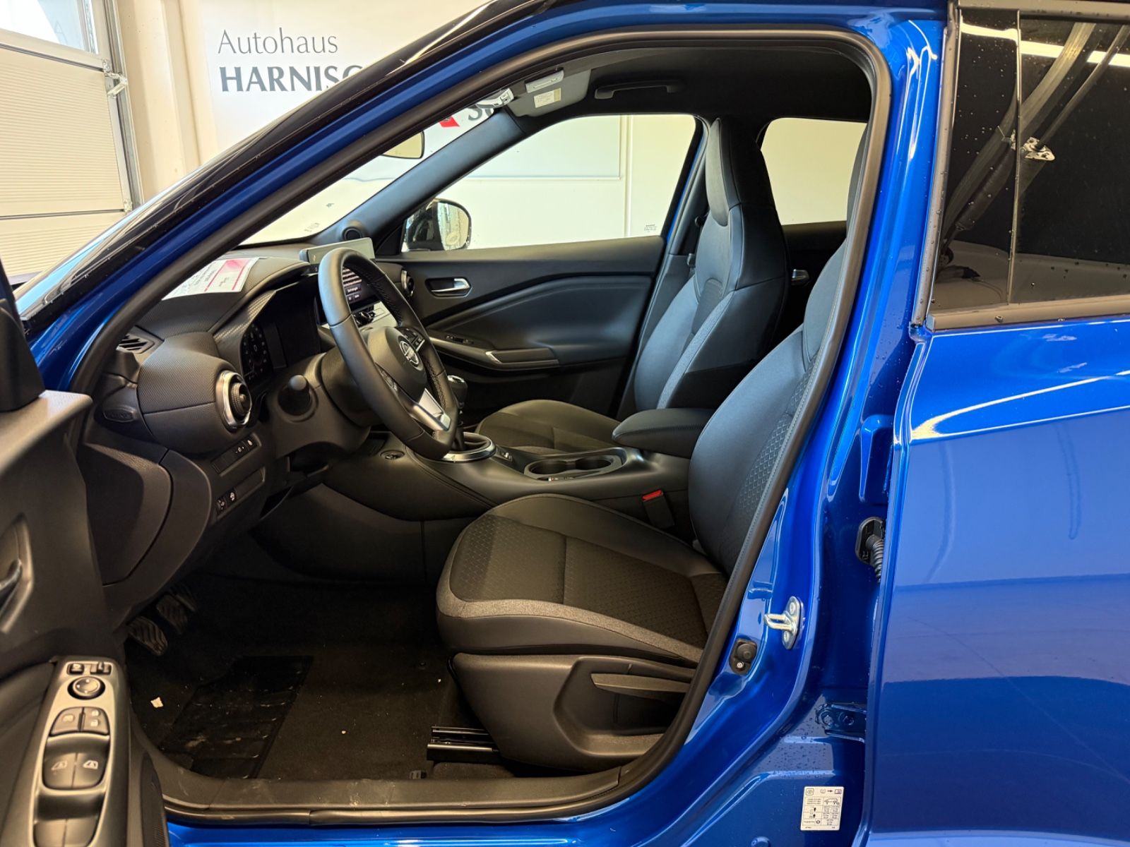 Fahrzeugabbildung Nissan Juke N-Connecta MT - Navi, Winter-P., Teilleder