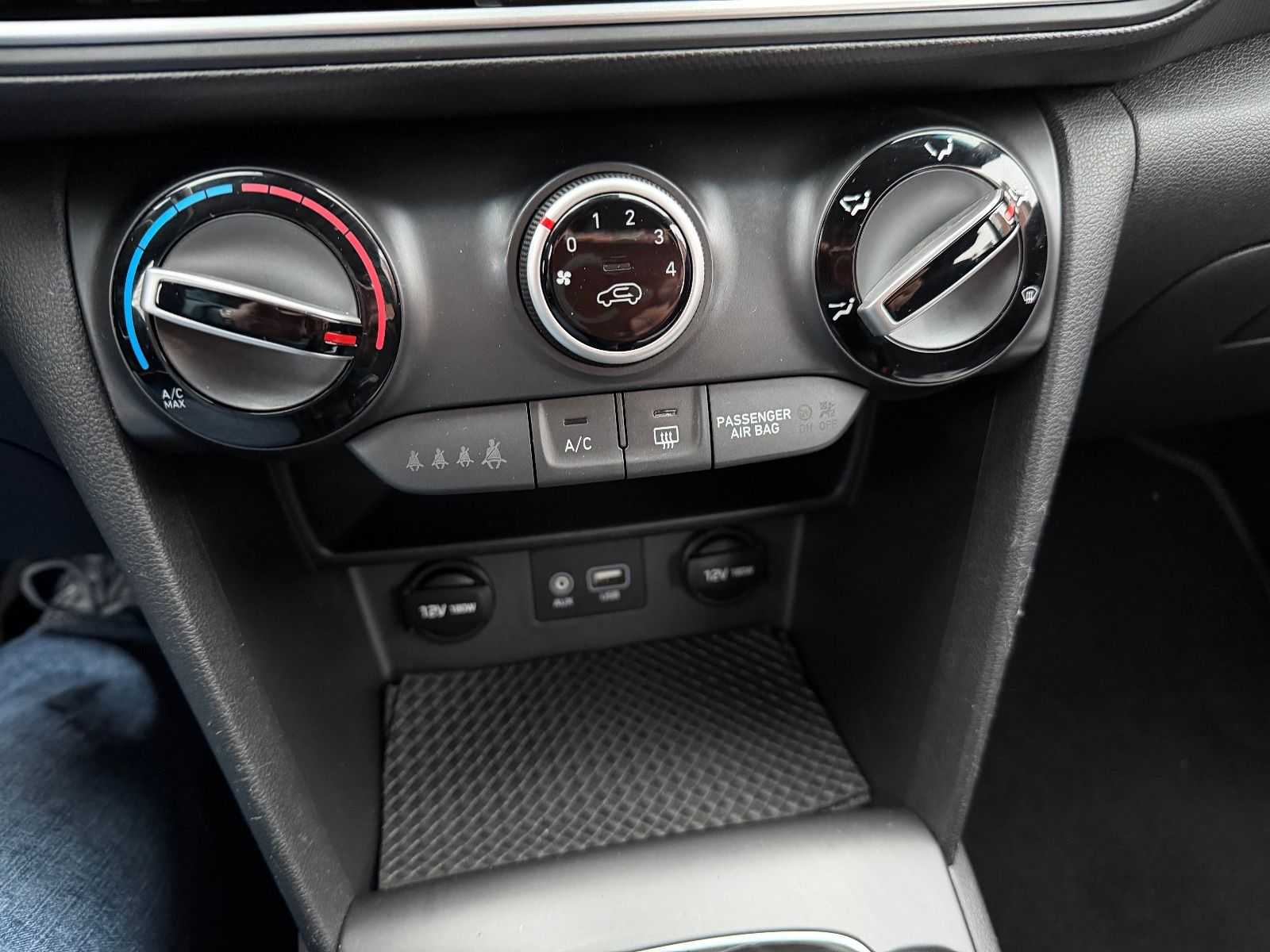 Fahrzeugabbildung Hyundai Kona STYLE APPLE CAR PLAY KAMERA TOP