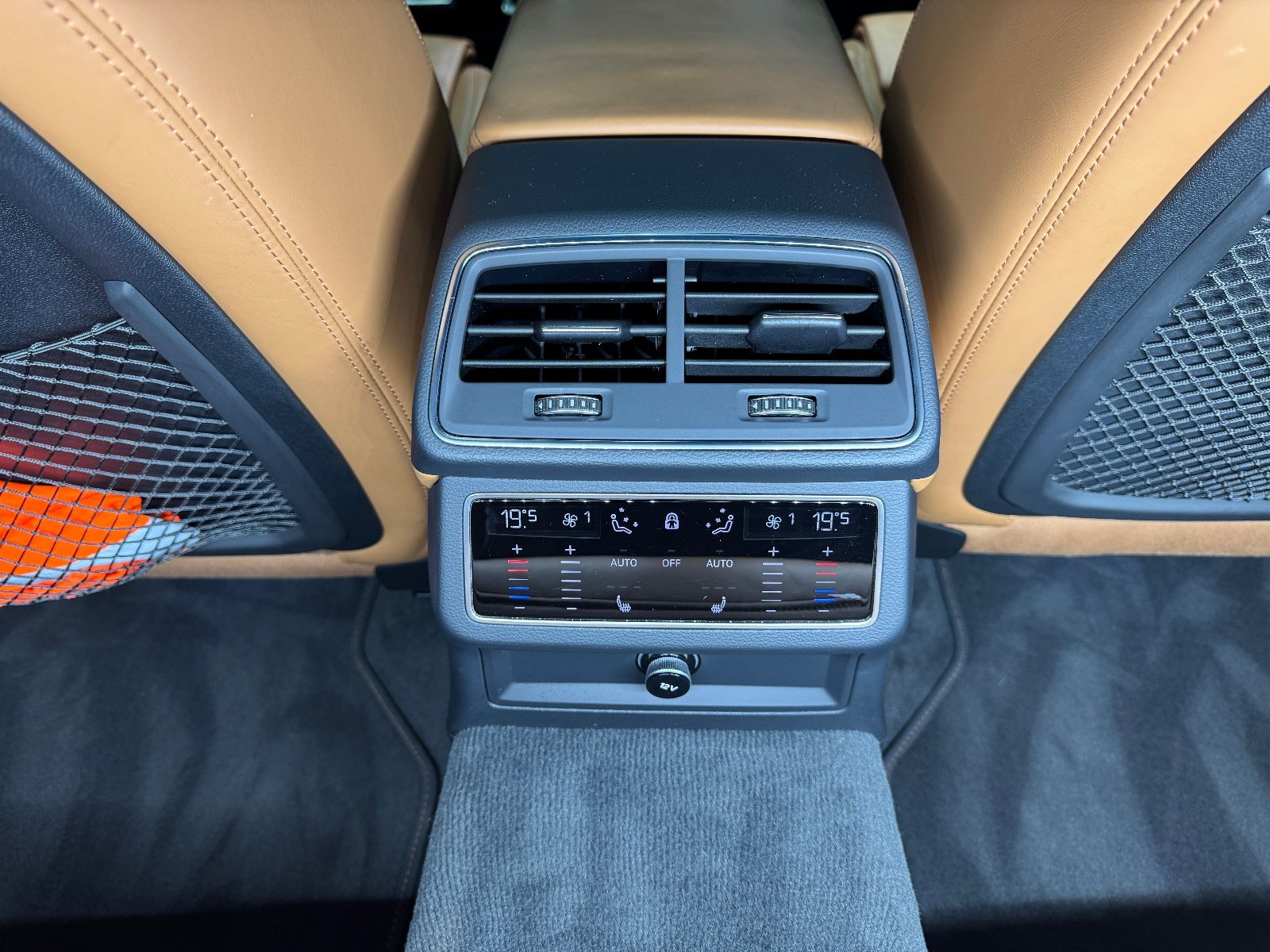 Fahrzeugabbildung Audi RS6 Avant 4.0 TFSI quattro|PANO|MATRIX|ACC|VOLL