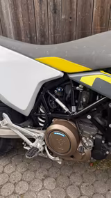 Husqvarna 701 Supermoto  - SUPERMOTO