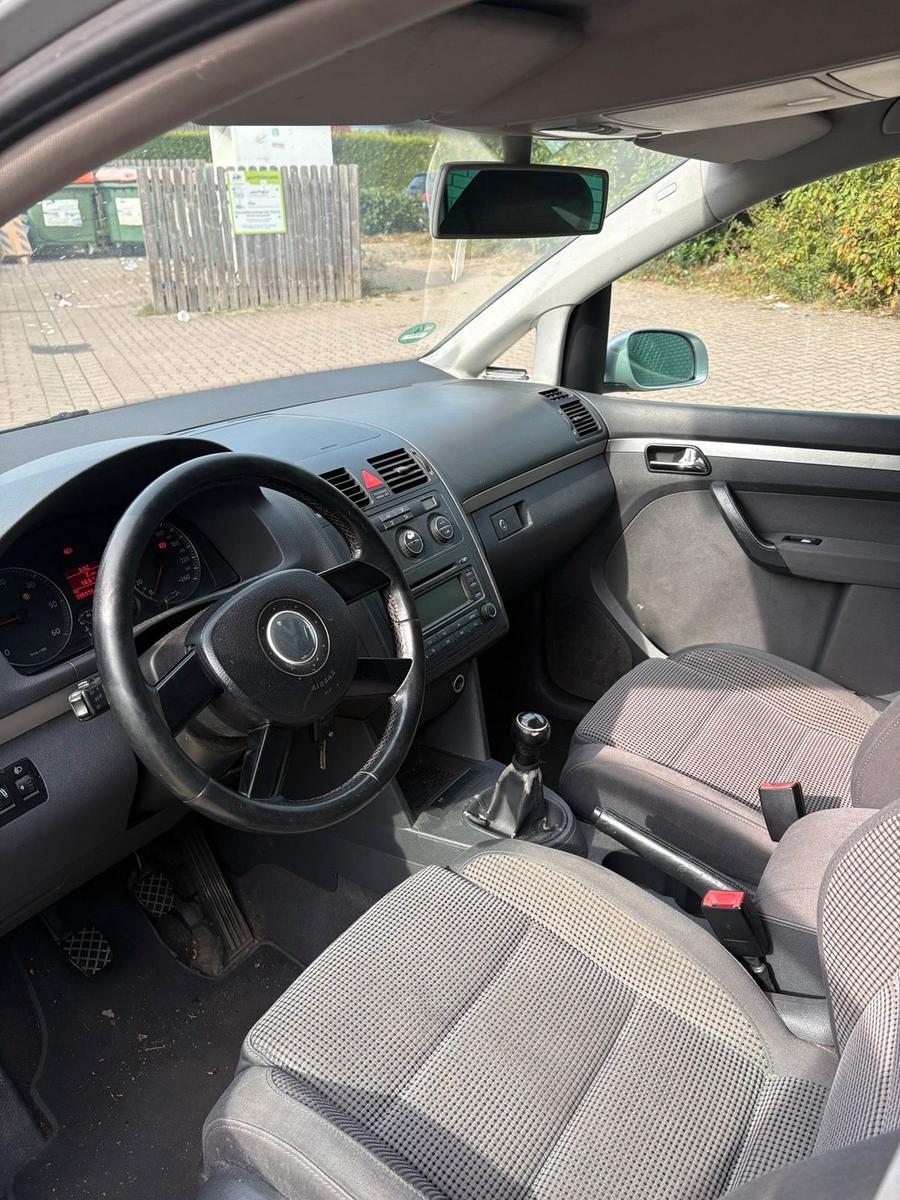 Volkswagen Touran 2004 — photo 5