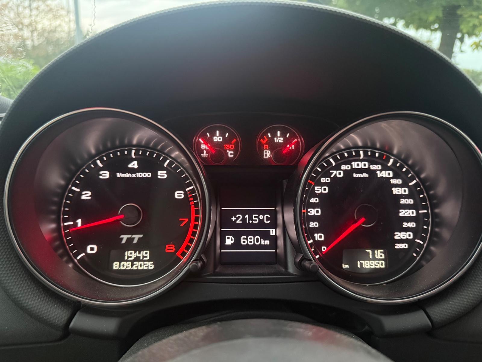 Audi TT Coupe 1.8 TFSI - Carplay,SHZ,Motor revidiert
