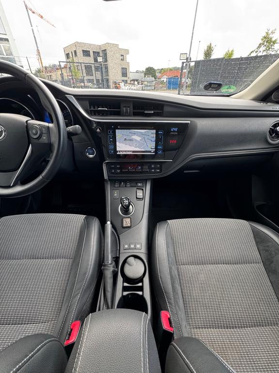 Toyota Auris Touring Sports