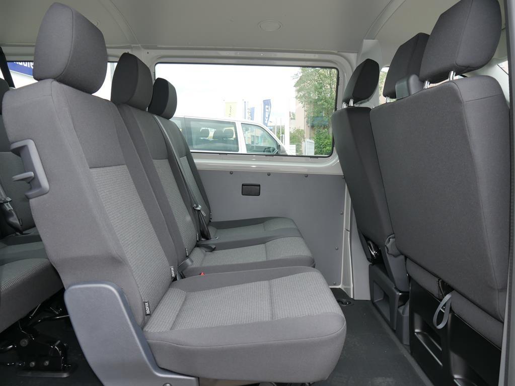 Volkswagen T6.1 Transporter 2.0 TDI Kombi lang FWD 9-SITZER