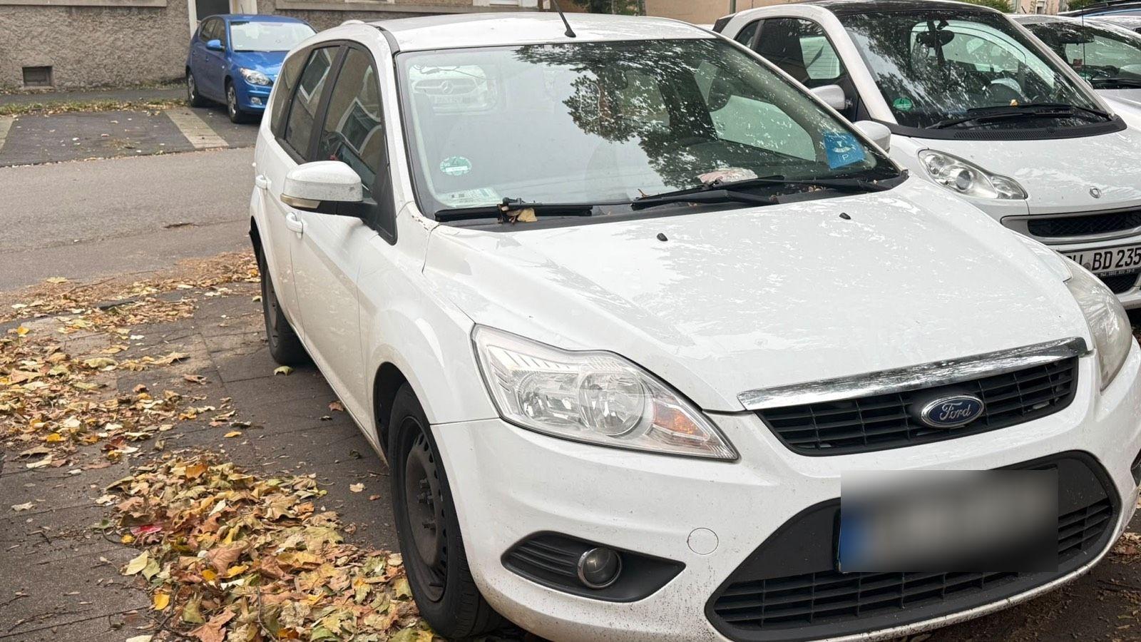 Ford Focus 2010 — rear view