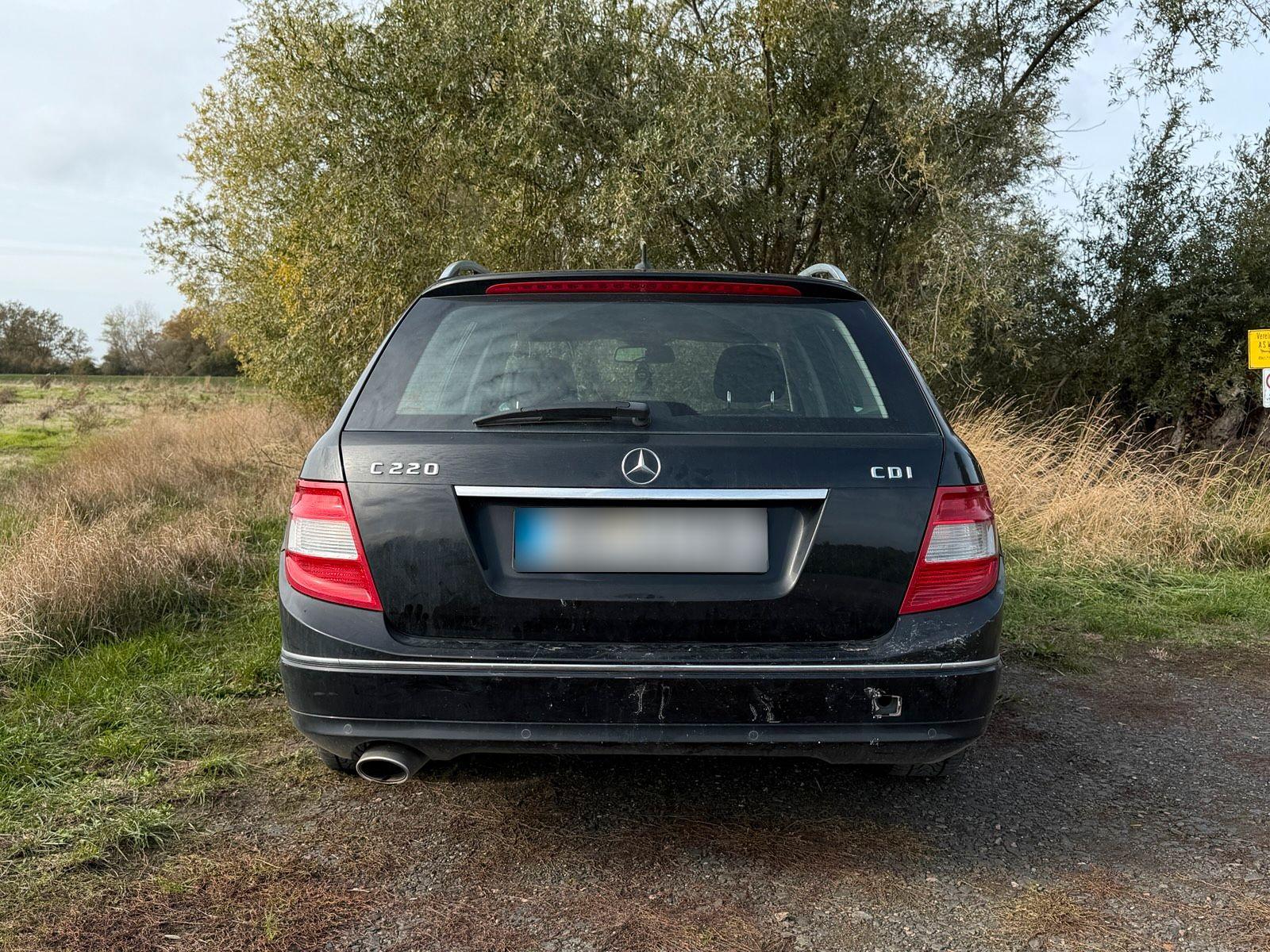Mercedes-Benz C220 2008 — rear view