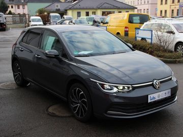 Volkswagen Golf VIII 1.5 eTSI DSG Active AHK LED HUD ACC