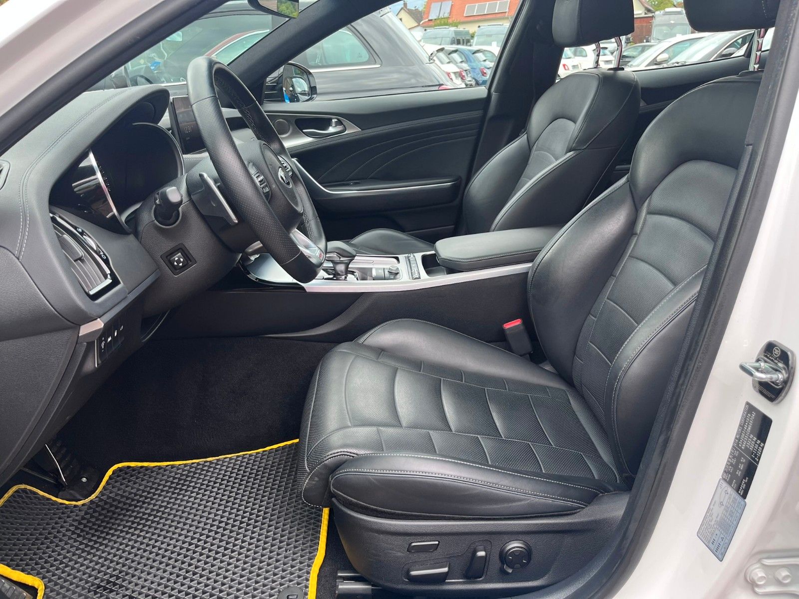 Fahrzeugabbildung Kia Stinger GT 4WD Leder el. Sitze Navi Kamera uvm.