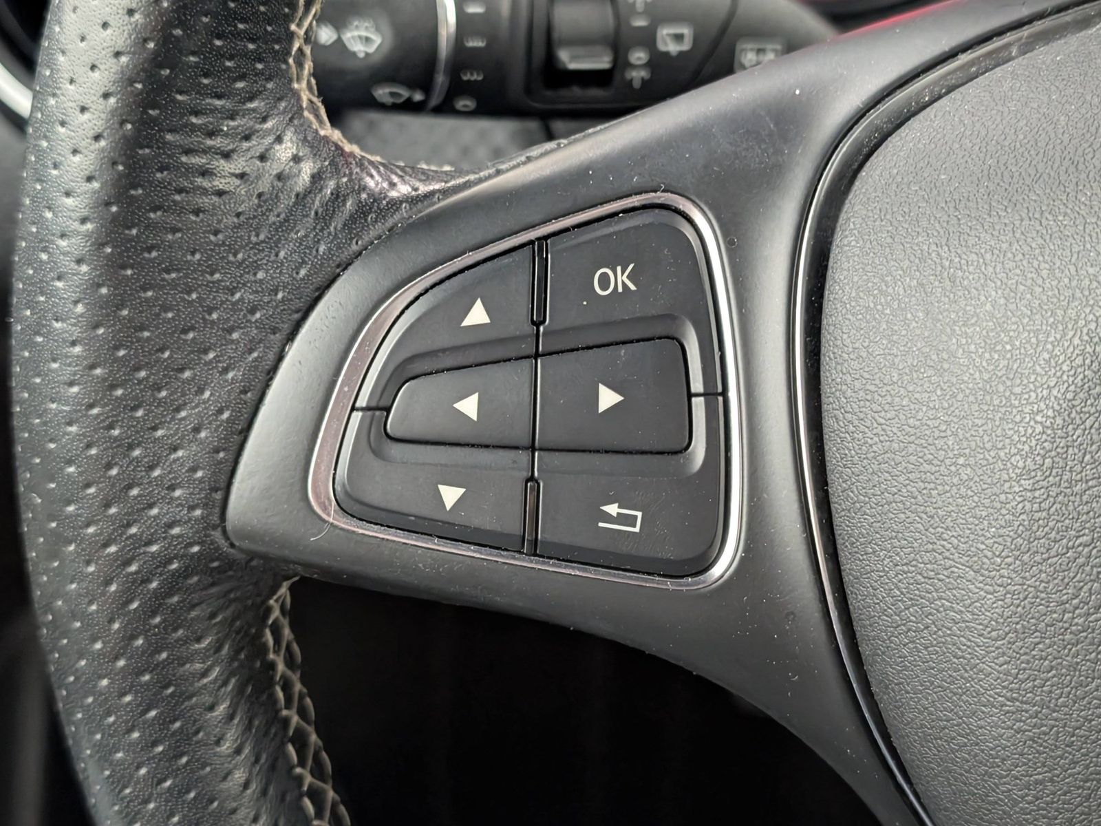MERCEDES-BENZ A 180 1.6 Urban Navi LED Klima SHZ – Bild 32