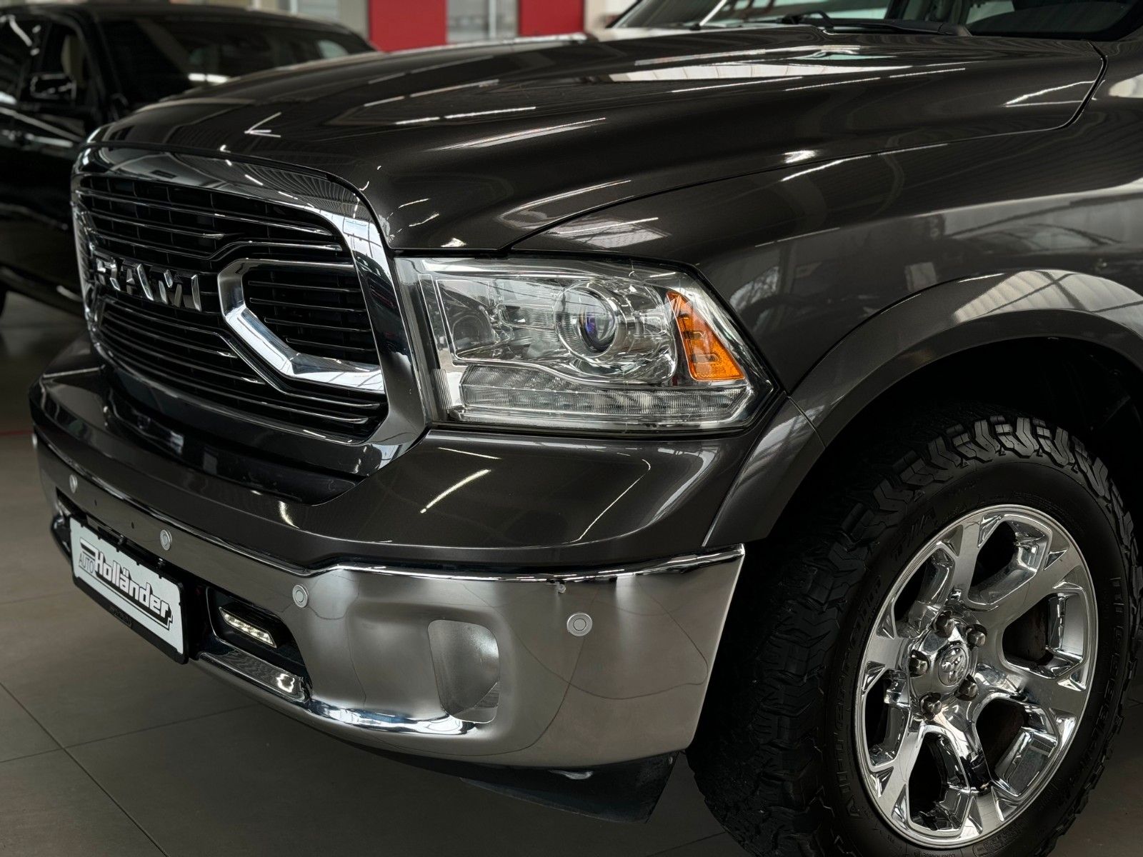 Fahrzeugabbildung Dodge RAM 1500 Laramie Classic  "LPG  AHK  Leder"