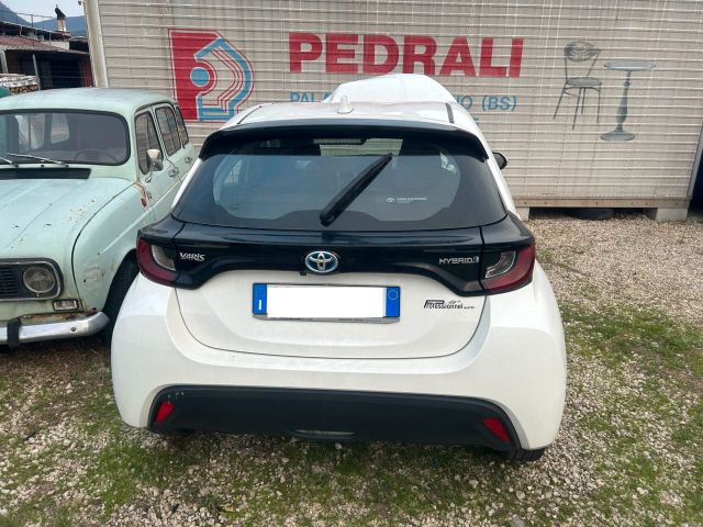 Toyota Yaris 1.5 Hybrid 5P SINISTRATA