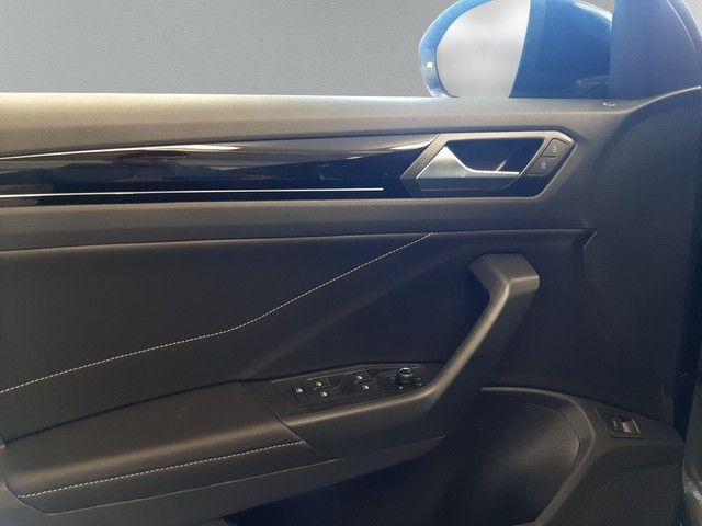 Fahrzeugabbildung Volkswagen T-Roc Black Style 2.0TDI DSG AHK Matrix Massage