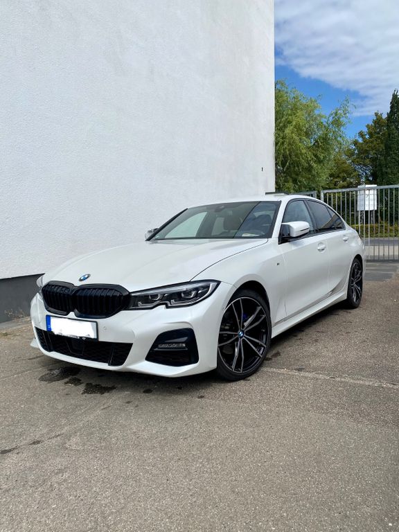 Image of BMW 320