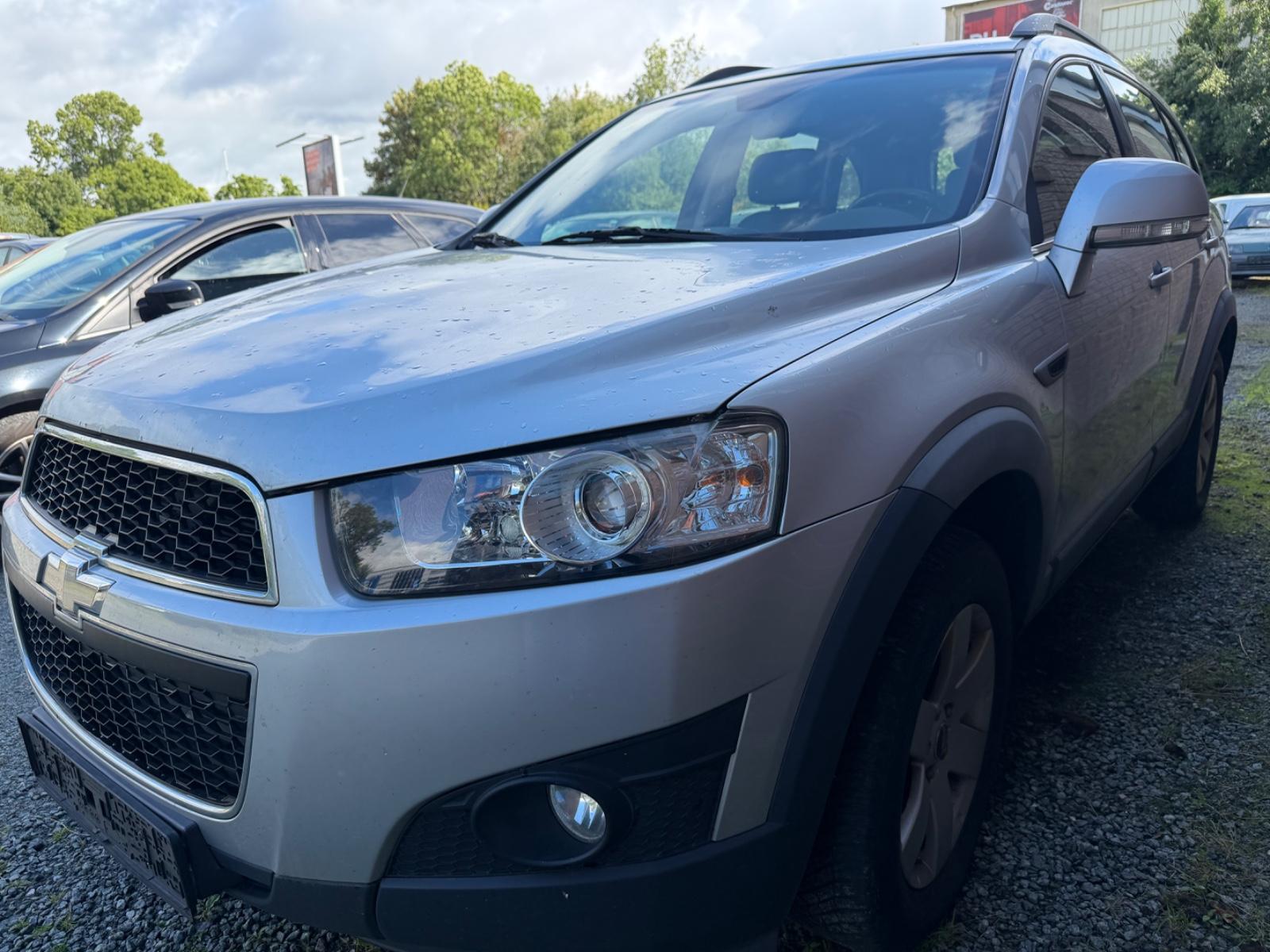 Chevrolet Captiva 2013 — interior