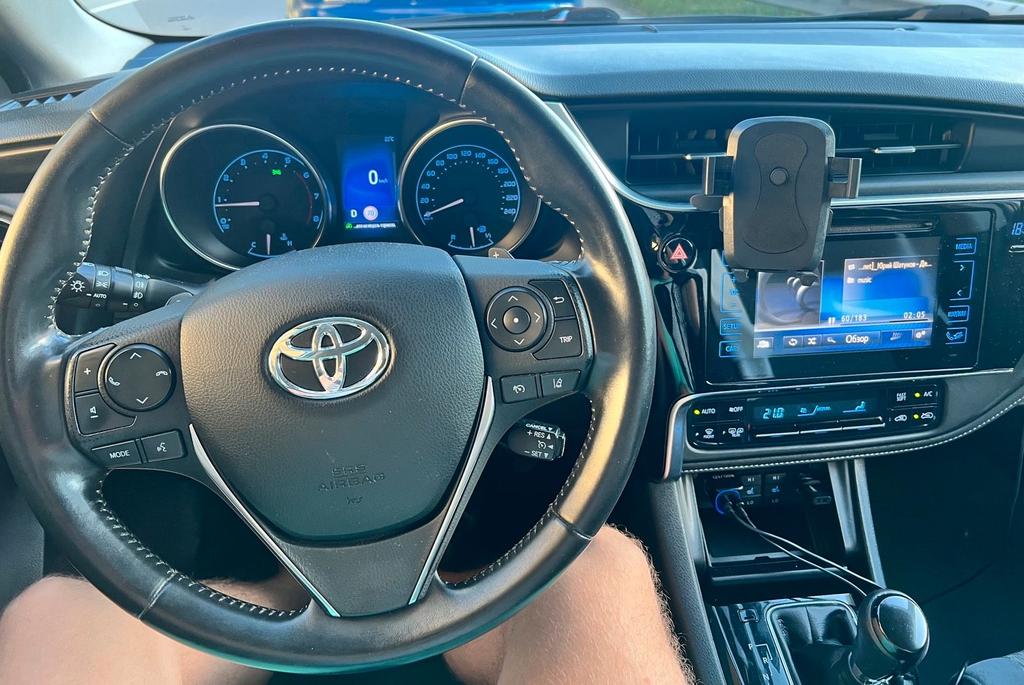 Toyota Auris Touring Sports