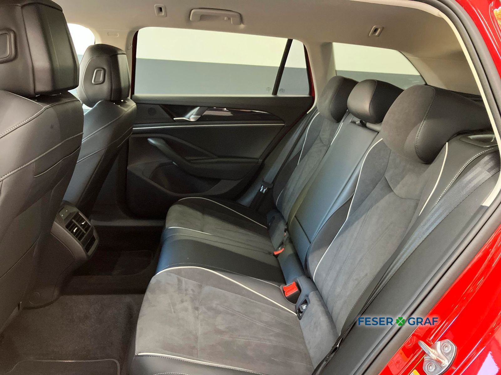 Volkswagen Passat - Bild 12