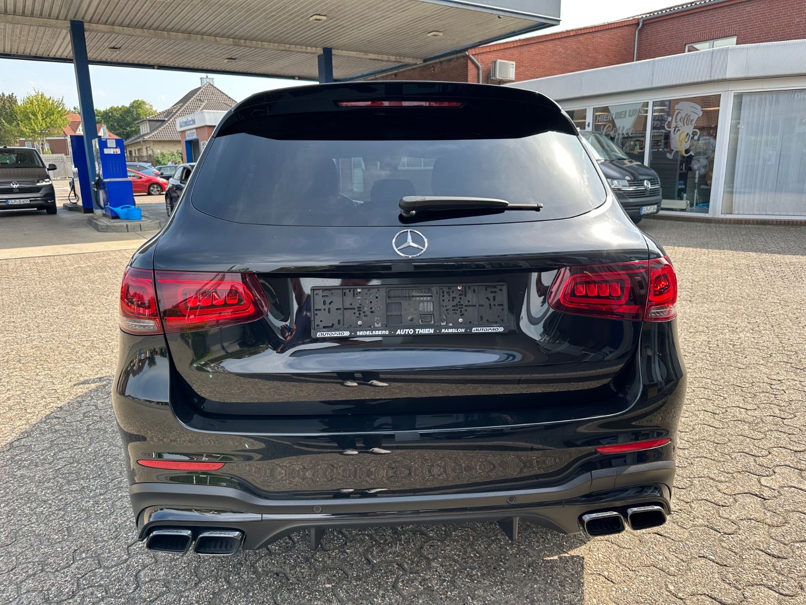 Fahrzeugabbildung Mercedes-Benz GLC 63 S AMG 4M Night/AHK/Pano/LED/360°