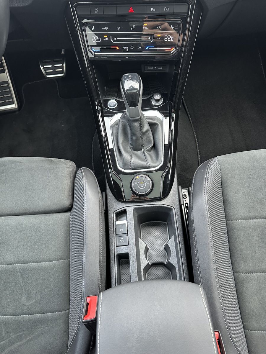 Fahrzeugabbildung Volkswagen T-Roc R-Line 4Motion NAV+IQ-LIGHT+AHK+PANO+KAM