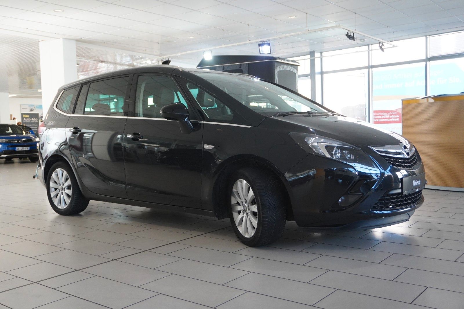 Fahrzeugabbildung Opel Zafira C Tourer 1.6 INNOVATION NAVI/BI-XENON/AHK