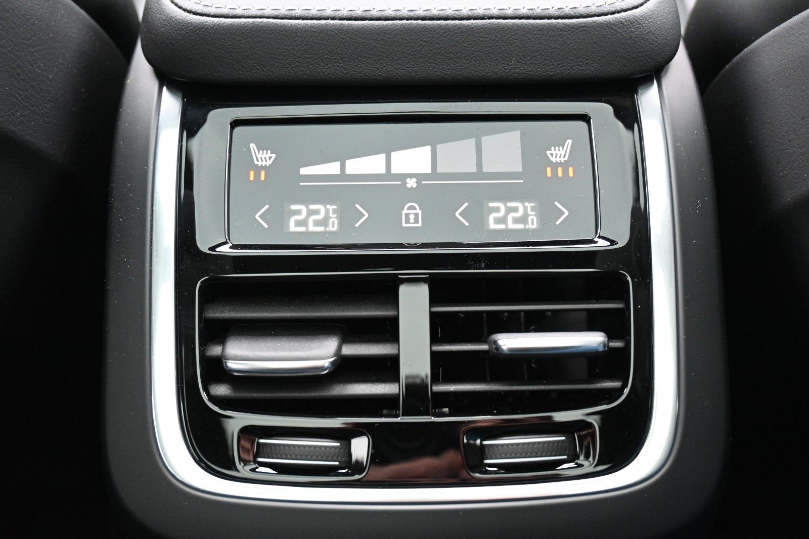 Fahrzeugabbildung Volvo XC90 B5 D AWD Ultimate Dark*STDHZG*LUFT*360°*ACC