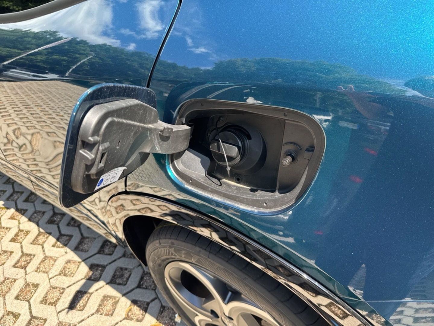 Fahrzeugabbildung Alfa Romeo Junior Ibrida Sport Speciale 1,2 VGT 107kW MY26