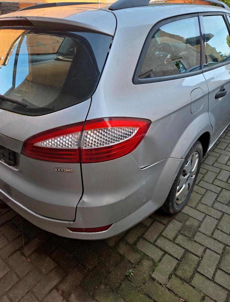 Ford Mondeo 2010 — photo 8