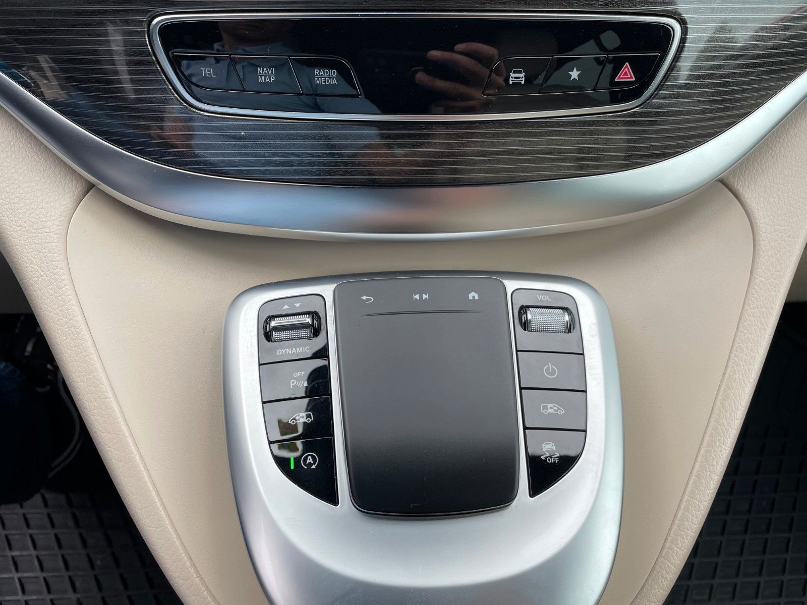 Fahrzeugabbildung Mercedes-Benz V 300 d AVA ED 4MATIC Sitzklima Burmester 6Sitze