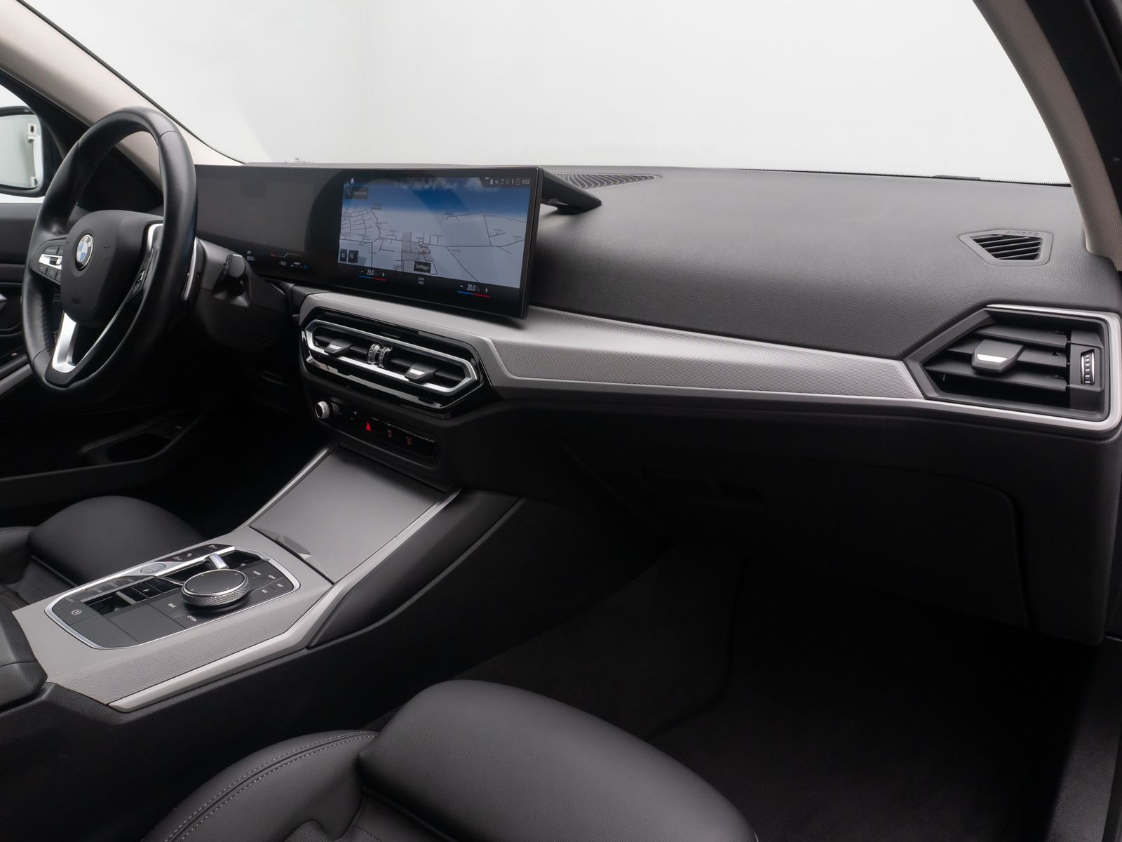 Fahrzeugabbildung BMW 320i GeschwindigReg AHK DAB Sportsitz Teilleder