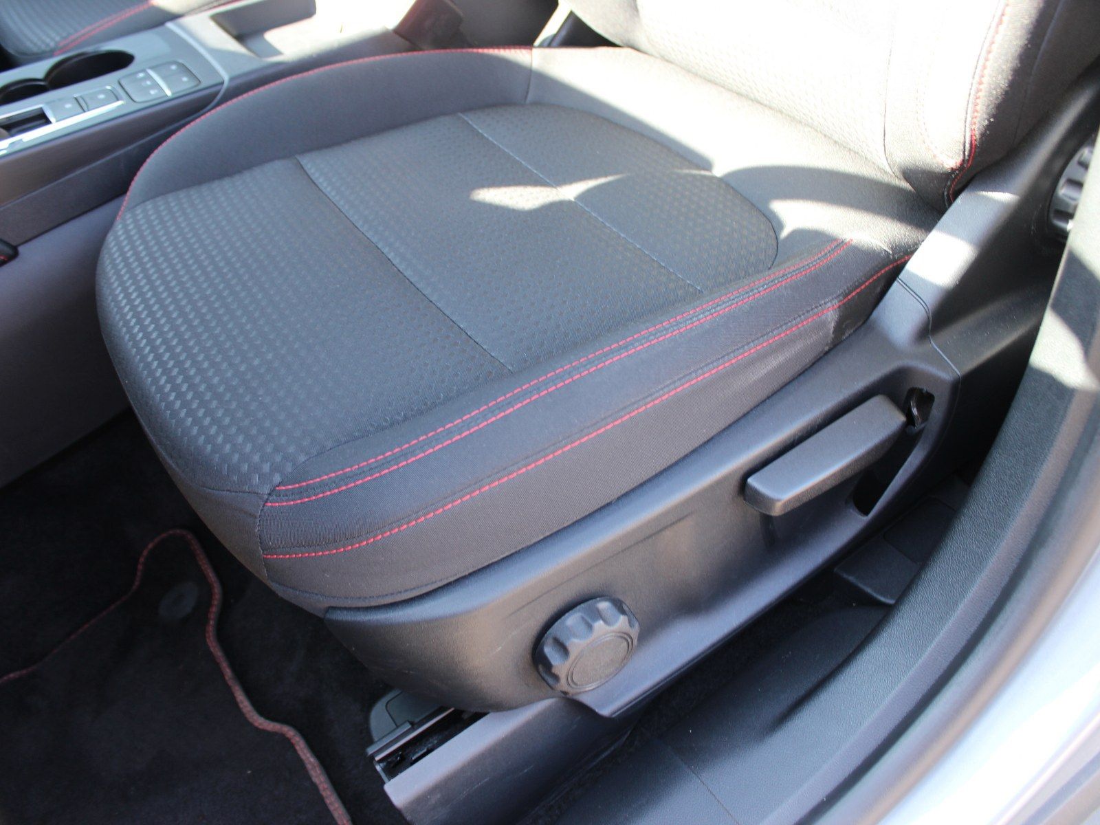 Fahrzeugabbildung Ford Kuga Plug-In Hybrid ST-Line 2,5 Duratec