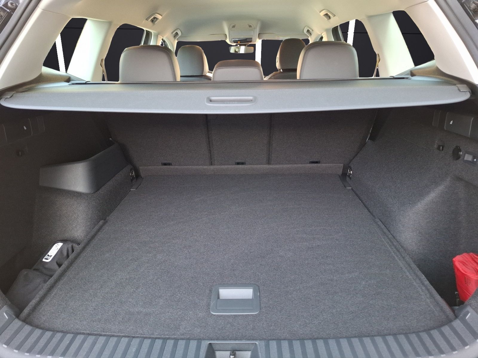 Fahrzeugabbildung Volkswagen Tayron eTSI Life DSG LED AHK Navi AID ACC RFK SH