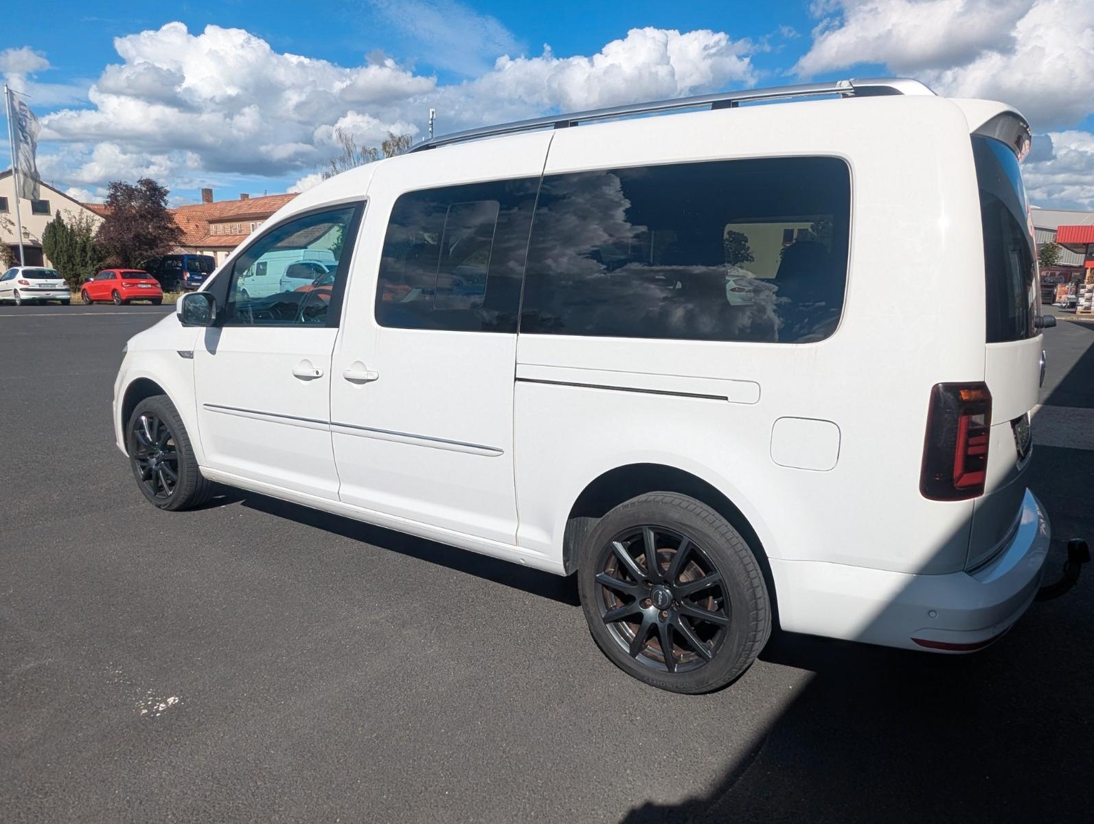 Volkswagen Caddy Maxi Highline Navi AHK Sitzheizung