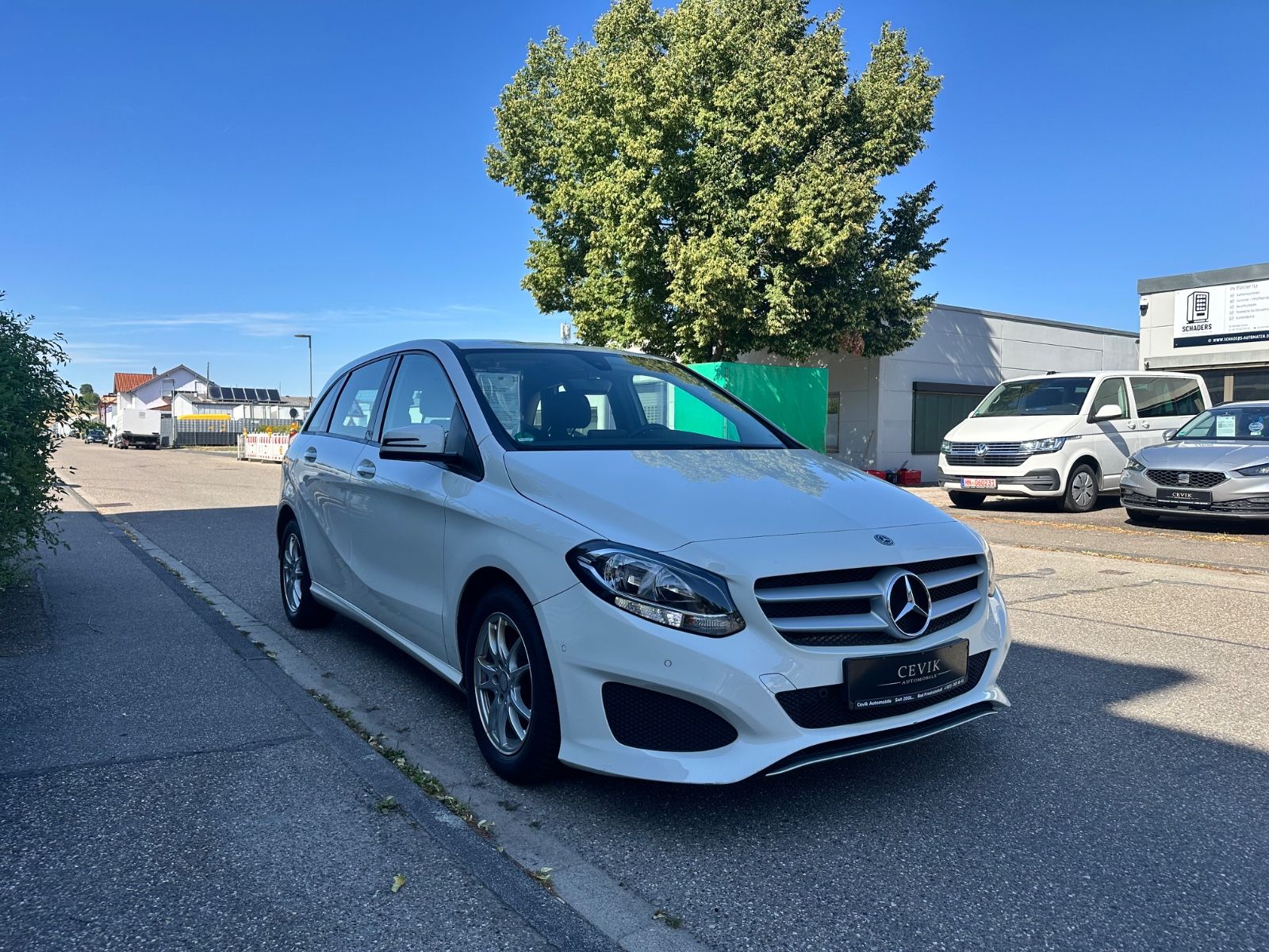 MERCEDES-BENZ B 180/ 1.Hand/Navi/Abstandswarnung/Einparkhilfe