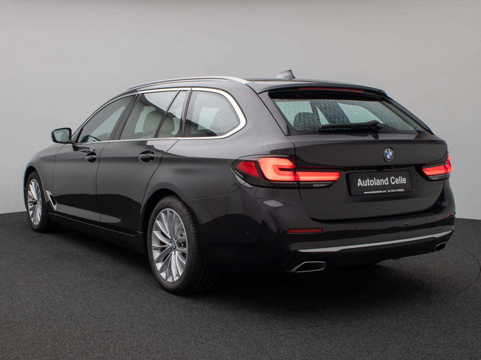 Fahrzeugabbildung BMW 520d  xD Luxury Line Panorama Kamera DAB H/K AHK