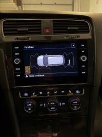 Volkswagen Golf - 8