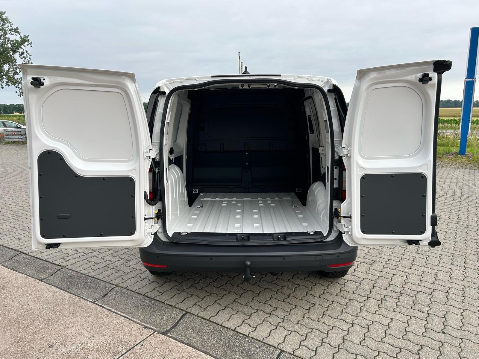 Volkswagen Caddy Cargo 1.5 TSI / AHK App-Connect