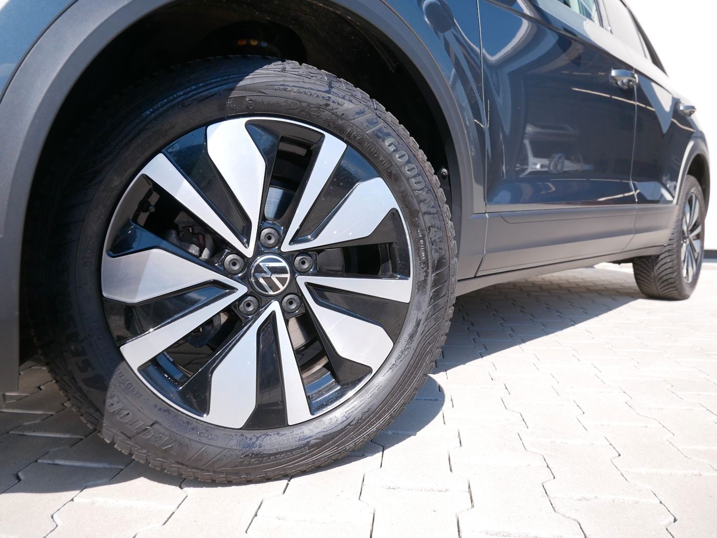 Fahrzeugabbildung Volkswagen T-Roc 1.0 TSI GOAL NEU37T AHK ACC SHZ+LHZ Allwet