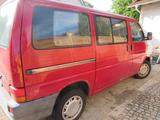 Volkswagen T4 Caravelle 2,5-l-Diesel TDI 75kW Standard - rote Volkswagen T4 Caravelle