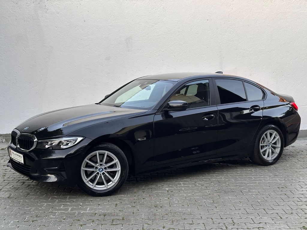 Image of BMW 320