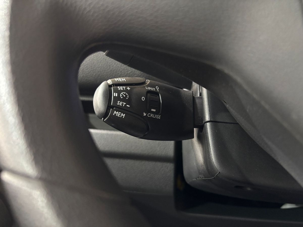 Fahrzeugabbildung Opel Vivaro 2.0 D Edition L3 #Sortimo#Kamera#Carplay#