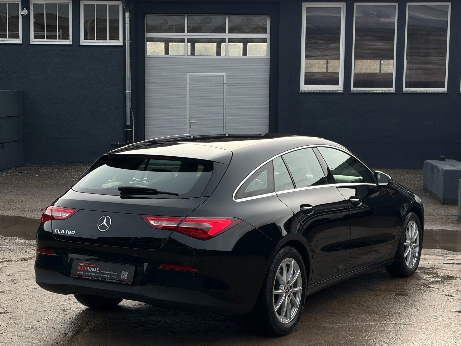Fahrzeugabbildung Mercedes-Benz CLA 180 SB SHZ LKA TEMP MBUX Navi Wifi CarPlay