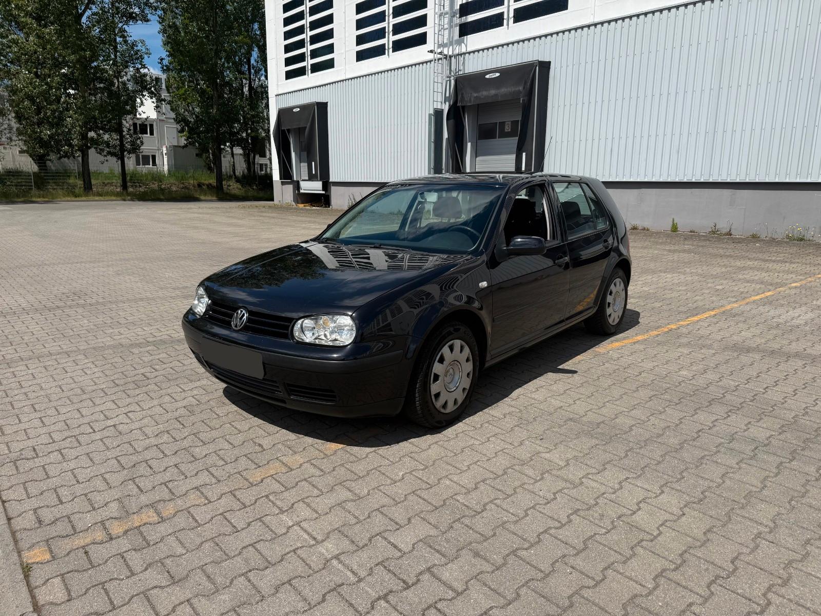 Volkswagen Golf 1.6 AUTO EDITION Automatik