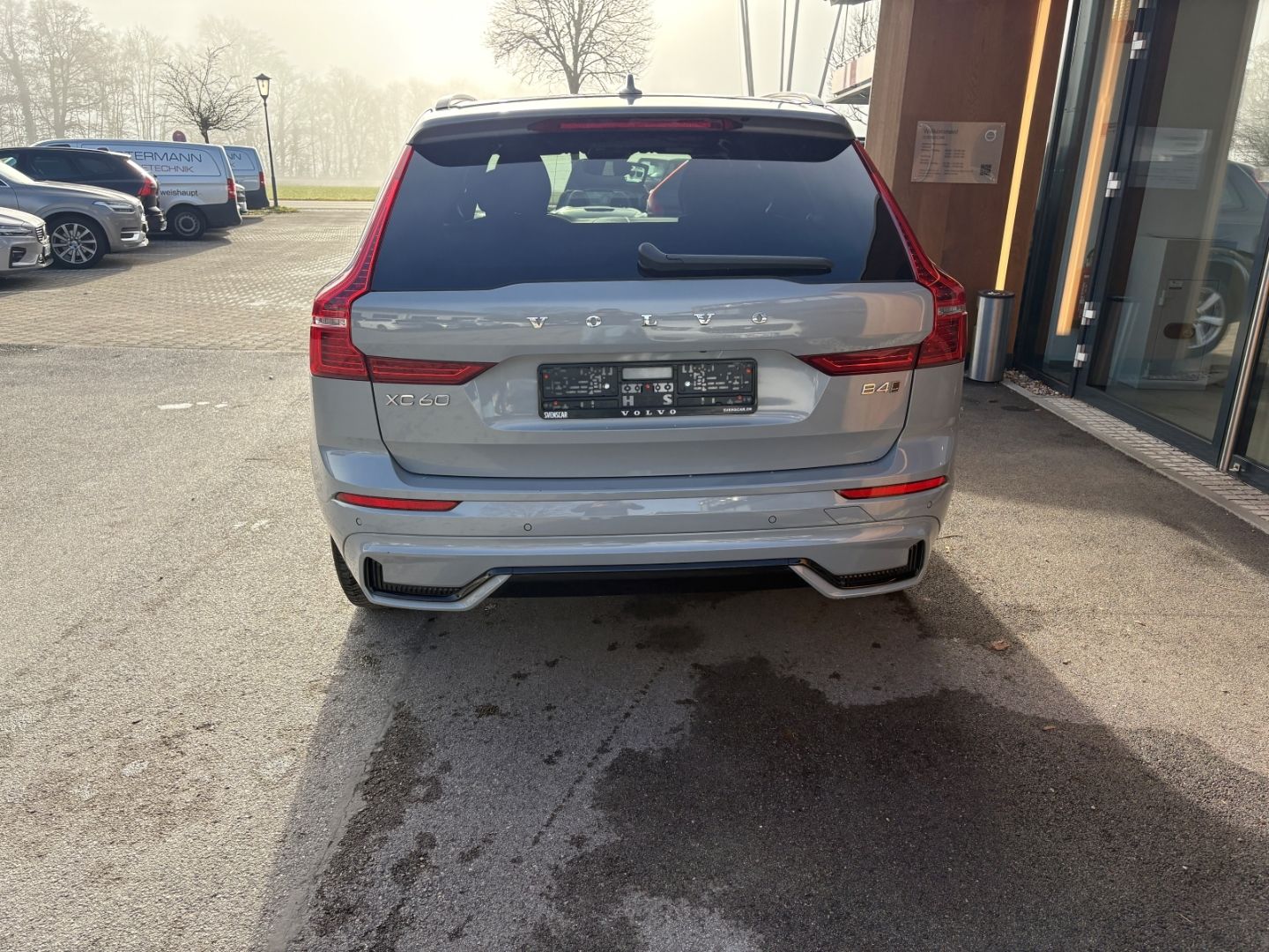 Volvo XC60 Plus Dark AWD B4 Diesel EU6d StandHZG Leder foto 5