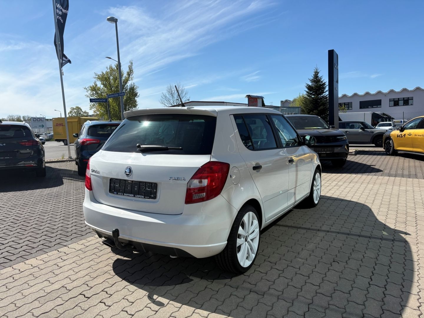Fahrzeugabbildung SKODA Fabia Cool Edition KLIMA RDKS 8-fach bereift