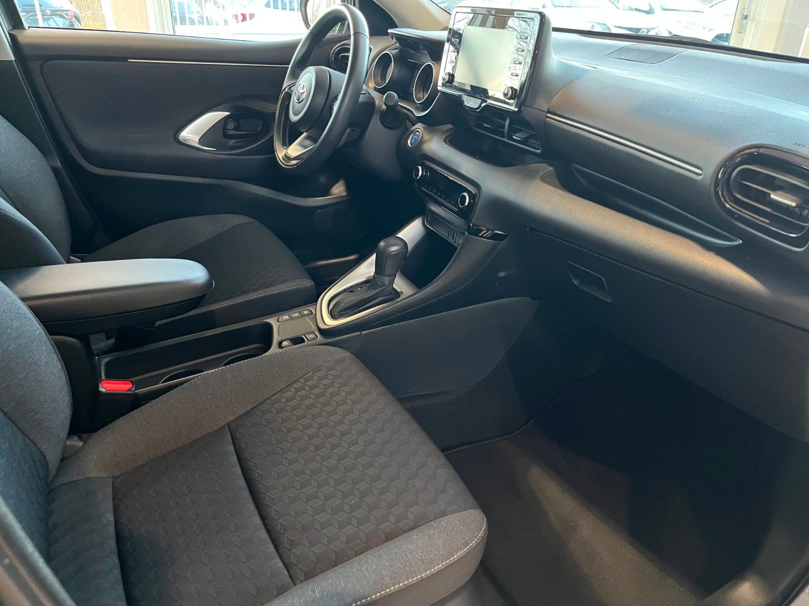 Fahrzeugabbildung Toyota Yaris Hybrid Team Deutschland / Comfort-Paket